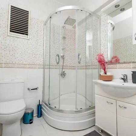 Cosy Urban 2-bedroom شقة *